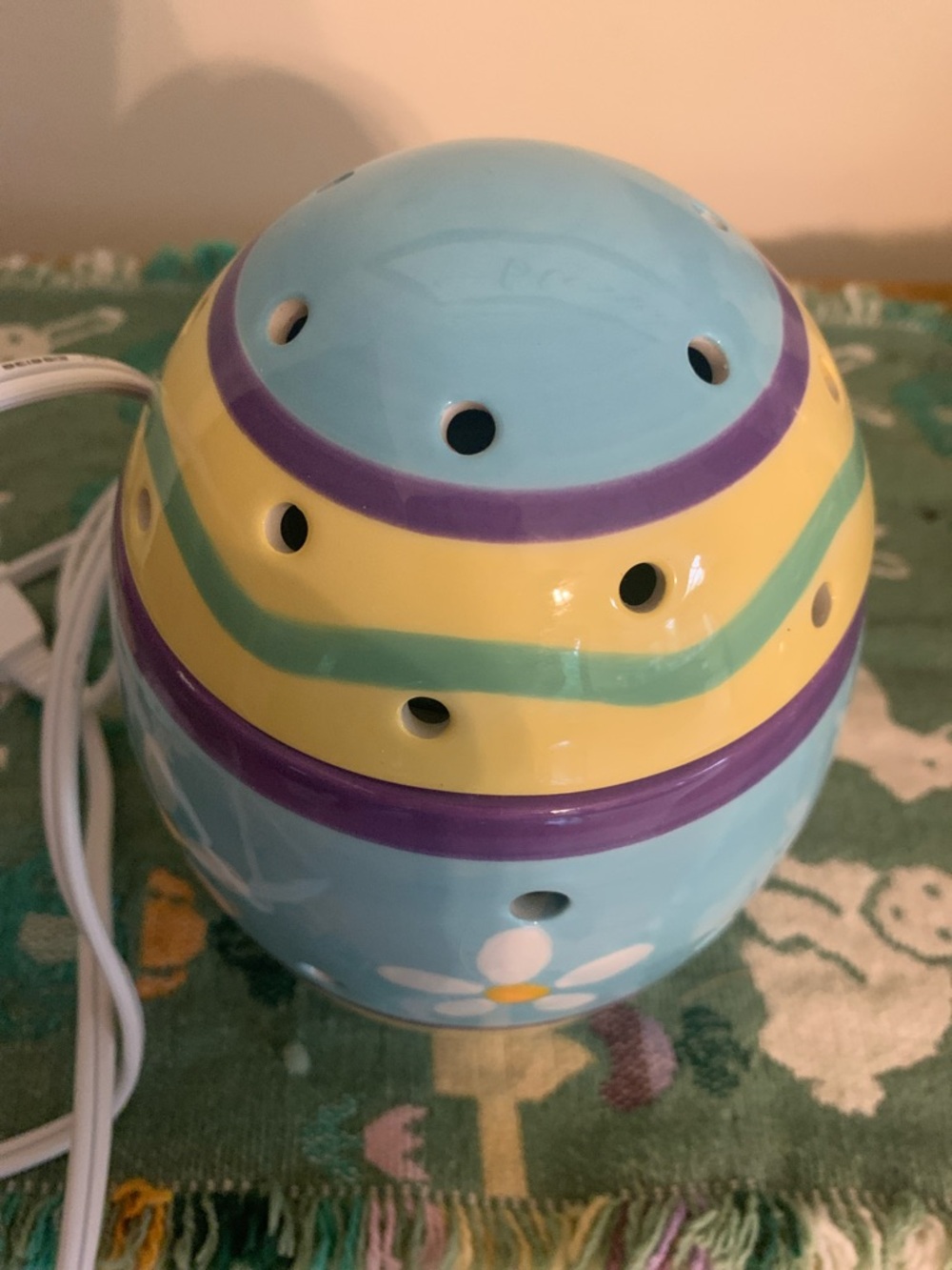 Scentsy Pastel Blue, Yellow & Purple Egg Warmer